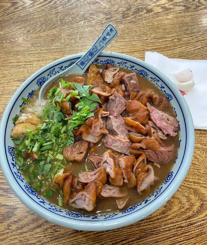 卤煮：老北京的独特韵味与传承