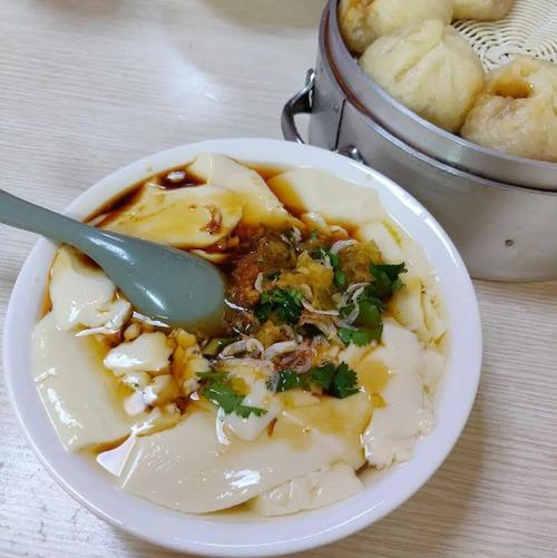 豆腐脑：中华传统美食的独特魅力与制作艺术