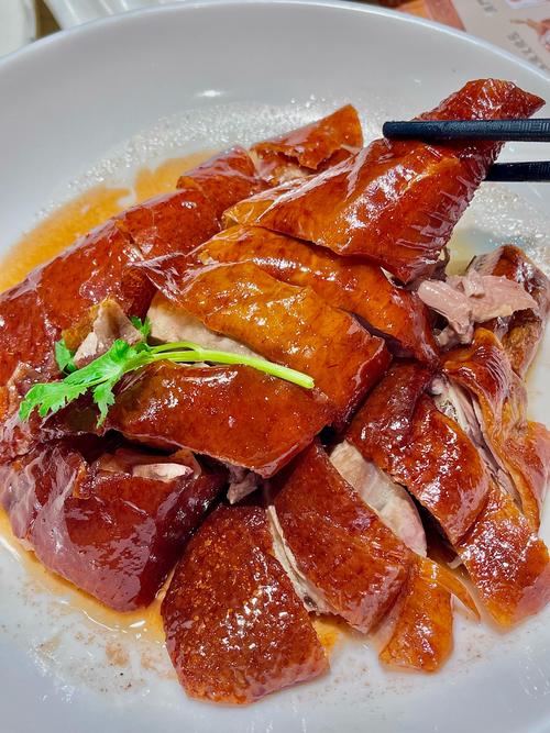 详细阅读:烧鹅:传统美食的烹饪艺术与文化传承 烧鹅:传统美食的烹饪艺术与文化传承