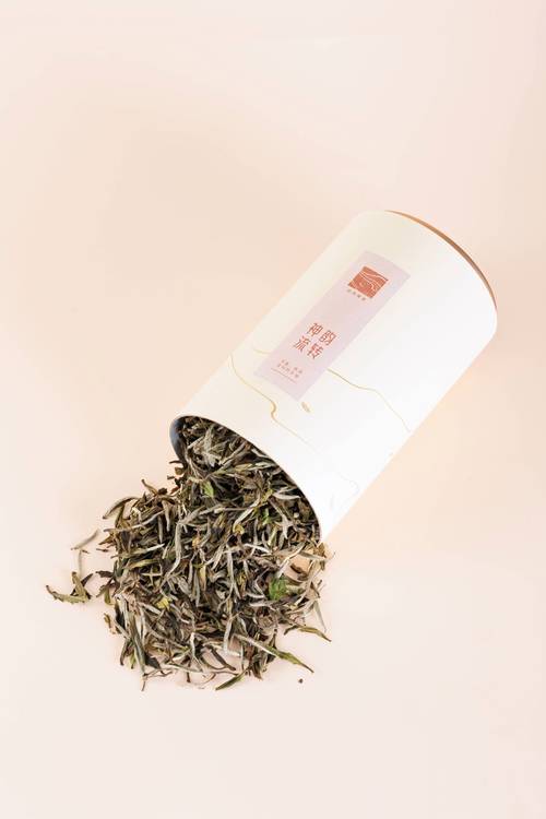 白茶：淡雅中的醇厚韵味与独特魅力
