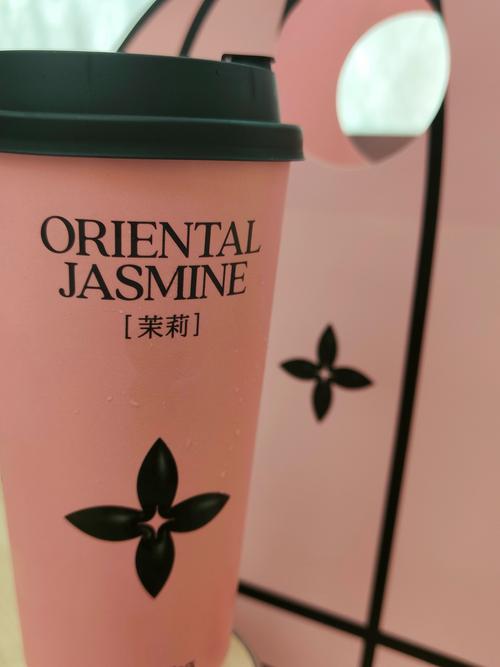 牛奶咖啡：味蕾上的浪漫邂逅