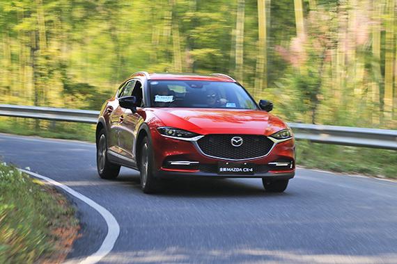 马自达CX-4作为一款紧凑型轿跑SUV，自2016年首次亮相以来，就以其独特的设计和出色的性能吸引了广泛的关注。以下是对马自达CX-4的详细介绍：
