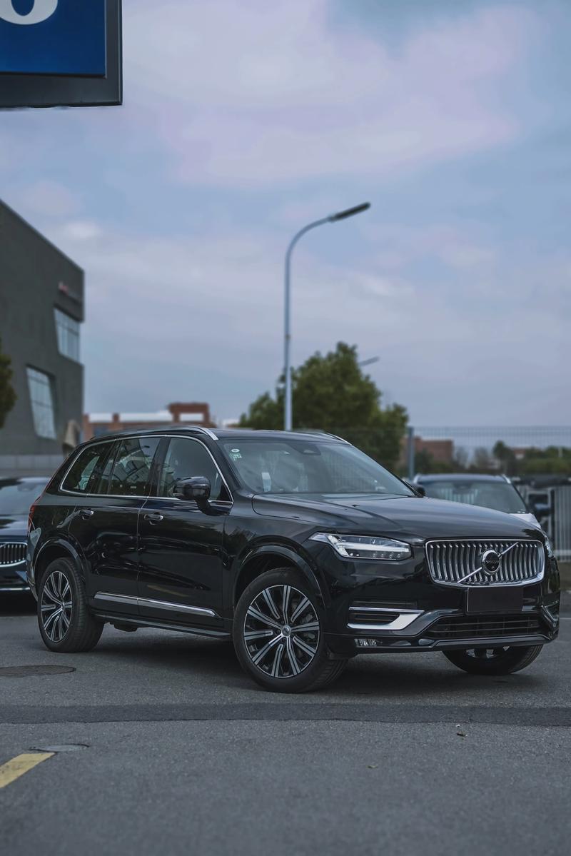 沃尔沃XC90：北欧豪华的典范，驾驭未来的传奇之选