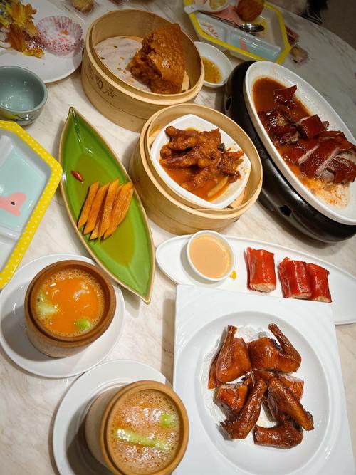 粤菜特色佳肴：舌尖上的岭南风味盛宴