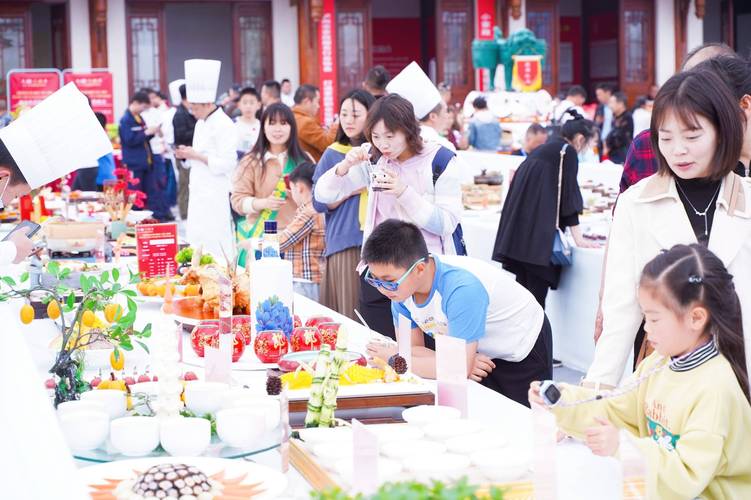 地方美食节：一场舌尖上的文化盛宴