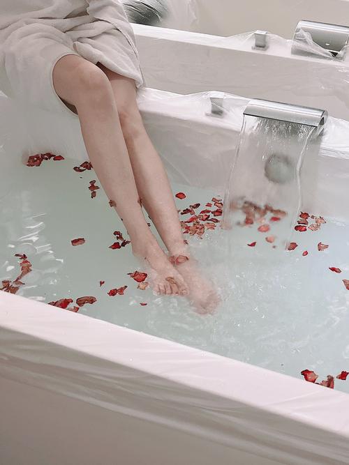 浴缸：时光里的静谧港湾