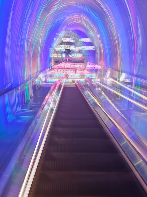 穿越时空的隧道：连接过去与未来