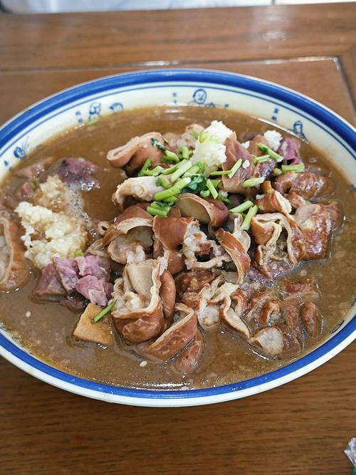 卤煮：传统美食的现代演绎