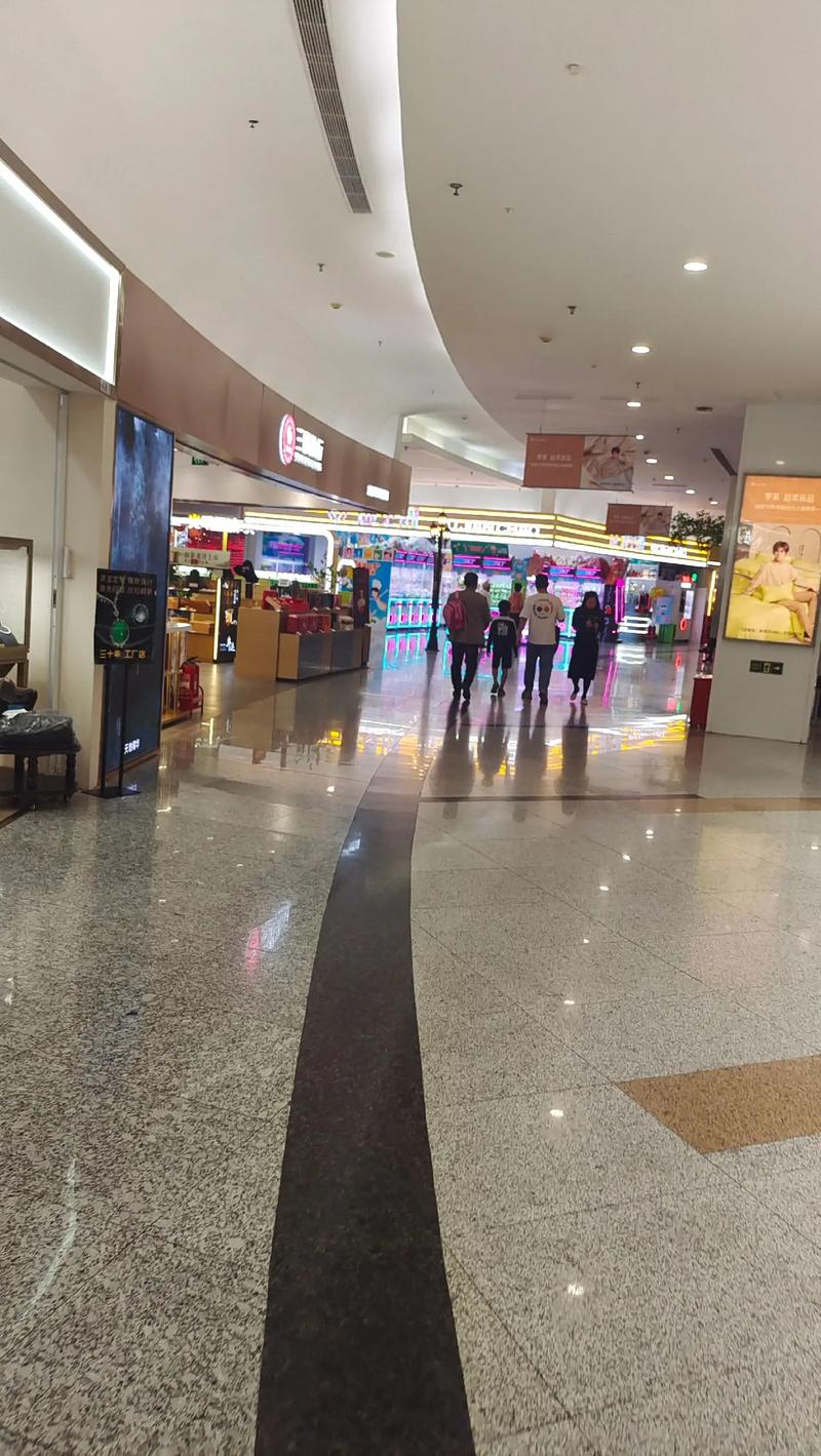 金源新燕莎 MALL：京西璀璨明珠，一站式繁华胜地