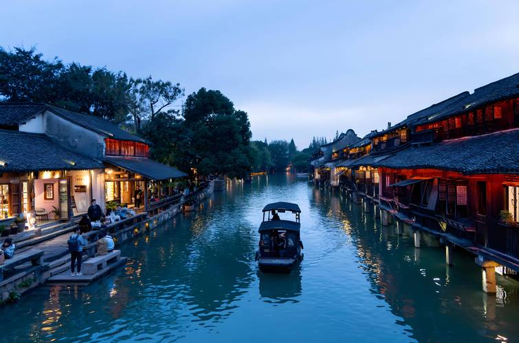 **乌镇水乡：时光里的诗意栖居