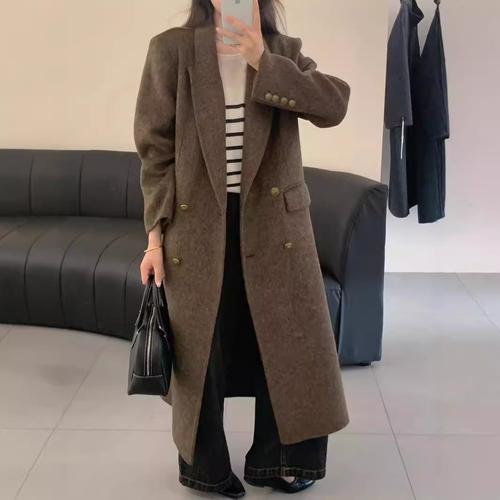 厚垫肩时尚穿搭：解锁独特风格，展现个性魅力