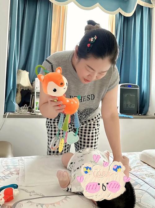 婴儿背带，育儿生活中的贴心伴侣
