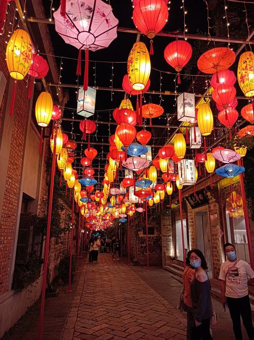 难忘的节日旅游之旅：探寻古镇的别样风情