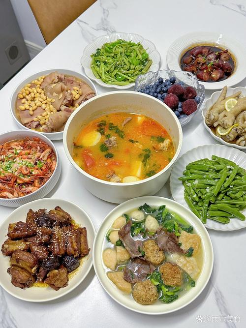 舌尖上的家常午餐，味蕾的温暖慰藉