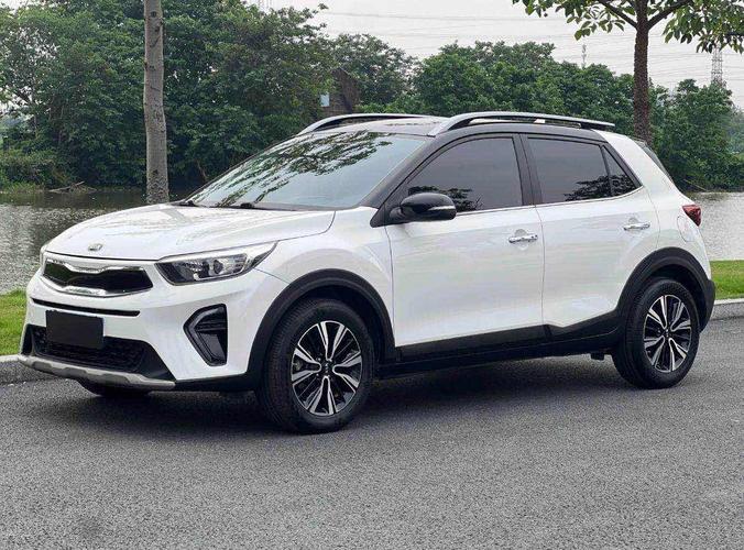 起亚奕跑：年轻时尚的小型 SUV，性价比之选