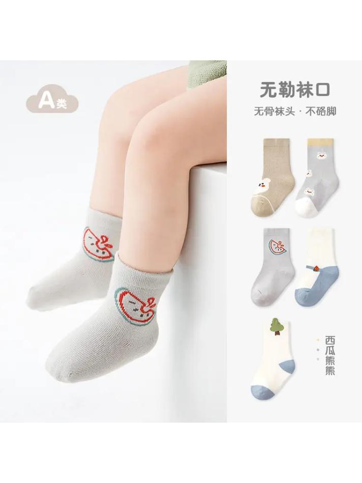 婴儿袜子：宝宝娇嫩小脚的温柔呵护
