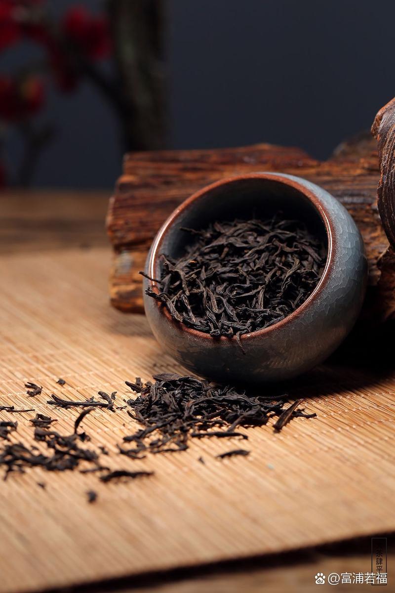 乌龙茶：半发酵茶的独特韵味与文化魅力