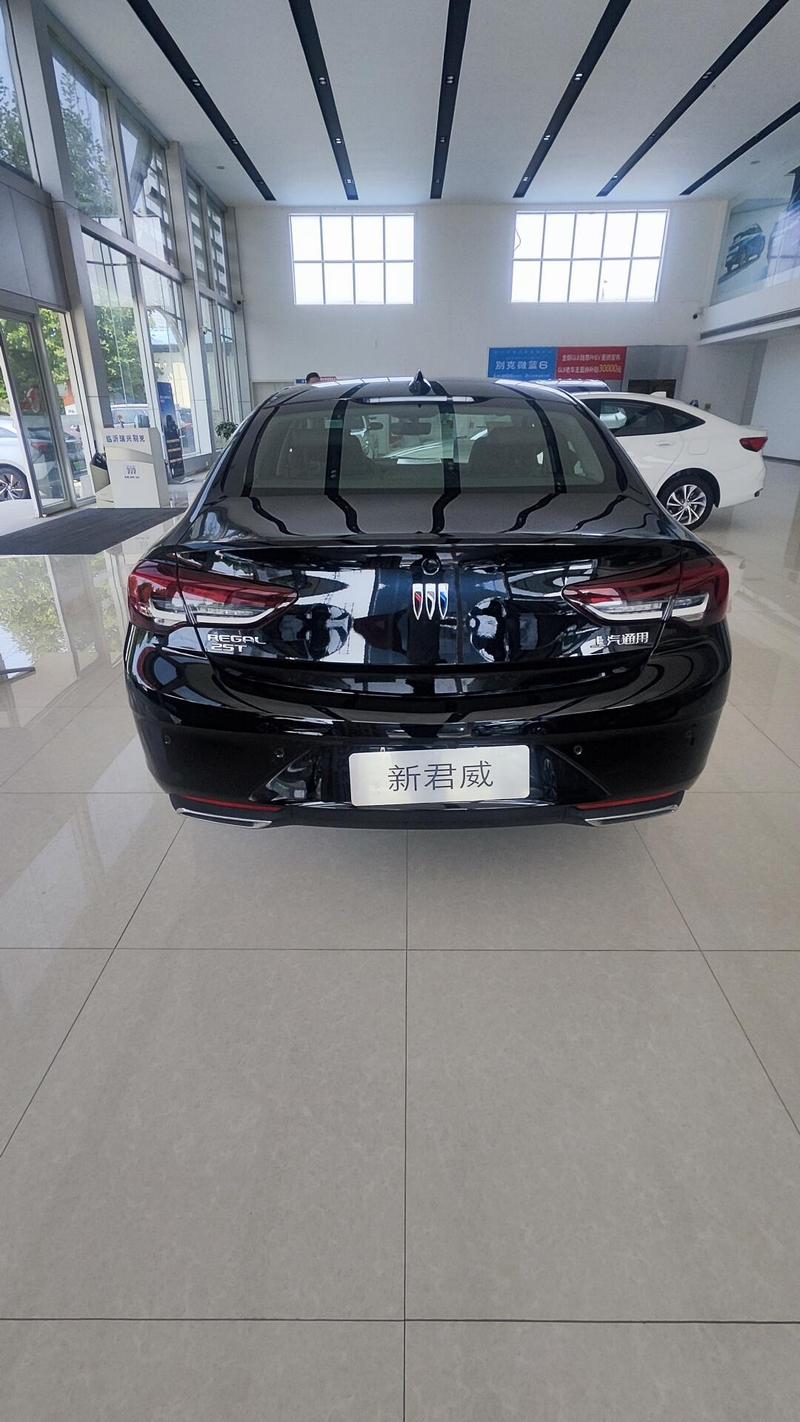 别克君威：经典与现代完美融合的中型豪华轿车