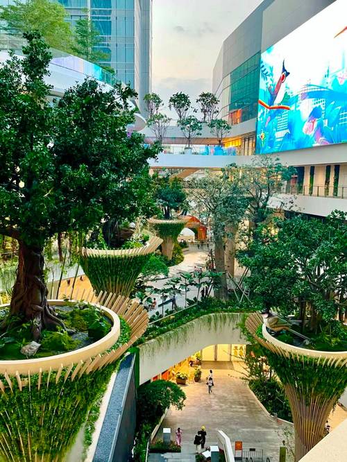 龙岗万科广场：城市商业地标，引领生活新风尚