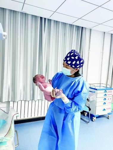 婴儿抱被：宝宝成长路上的温馨守护