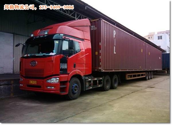 详细阅读:汽车厢式货车:物流运输的坚实力量 汽车厢式货车:物流运输的坚实力量