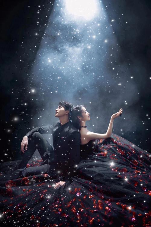恋爱中的星空下漫步：一场梦幻的浪漫之旅