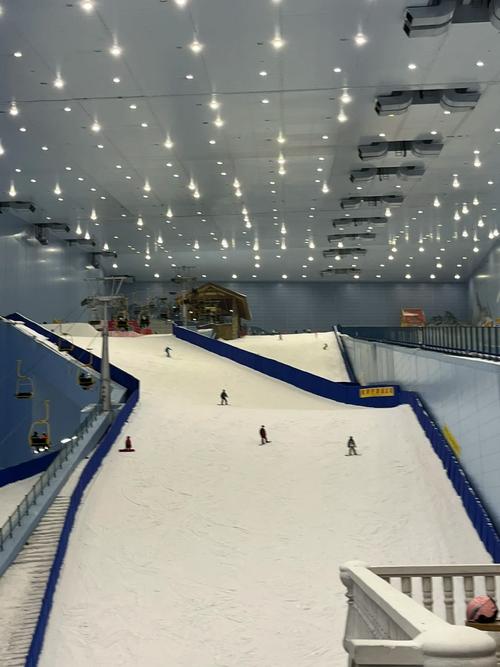 广州热雪奇迹：冰雪梦幻之旅，四季畅享滑雪激情