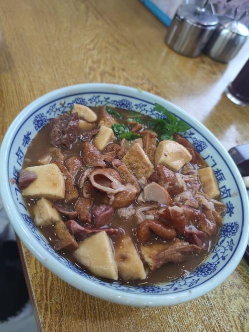 卤煮：舌尖上的烟火韵味