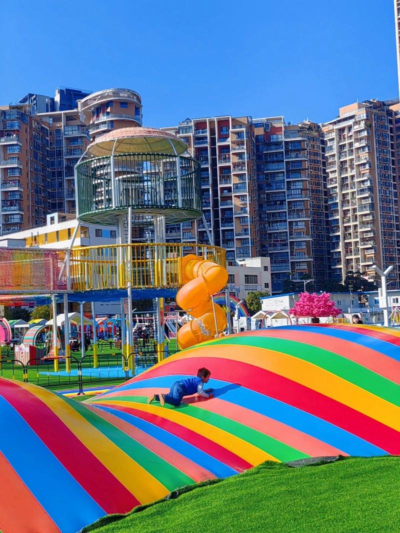 光明滑草游乐园：畅享自然与欢乐的奇妙之旅