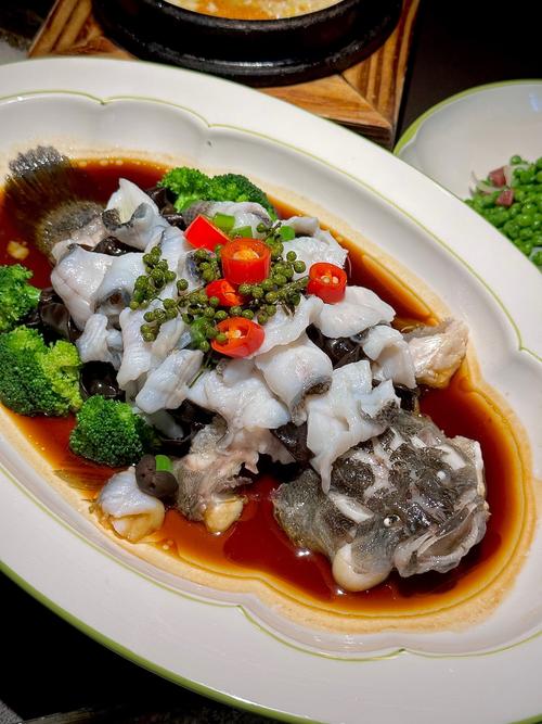 浙菜经典美食：品味江南的舌尖盛宴
