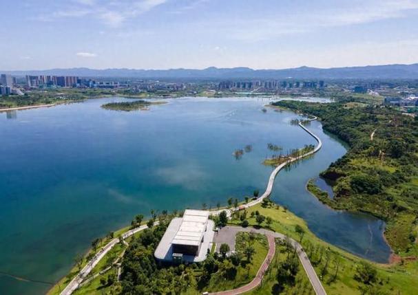 兴隆湖生态奇迹：从洼地到湖泊的华丽蜕变之旅