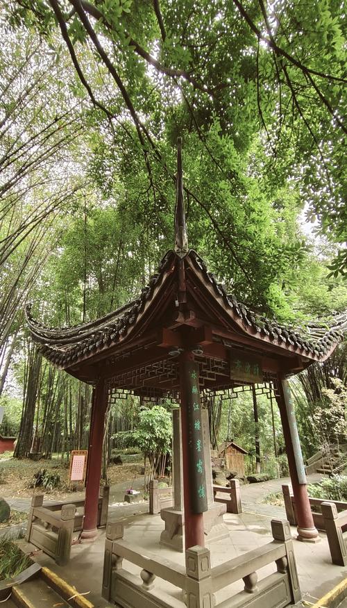 详细阅读:望江公园:竹韵悠扬,古风长存的文化胜地 望江公园:竹韵悠扬,古风长存的文化胜地