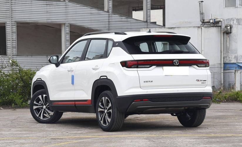 年轻活力新选择：长安 CS35 PLUS，小型 SUV 的卓越之选！