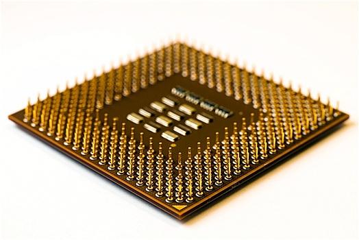 中央处理器（CPU）：计算机的核心引擎