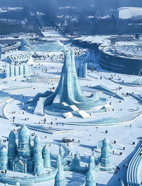 冰天雪地中的奇迹：黑龙江的多彩篇章