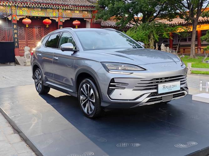比亚迪宋PLUS DM-i：引领未来出行的全能SUV