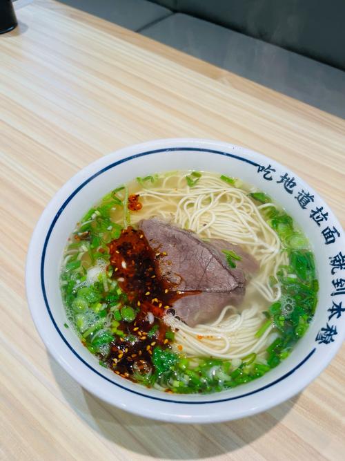 面香四溢：拉面的艺术与魅力