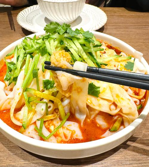 凉皮美食：味蕾上的清凉盛宴