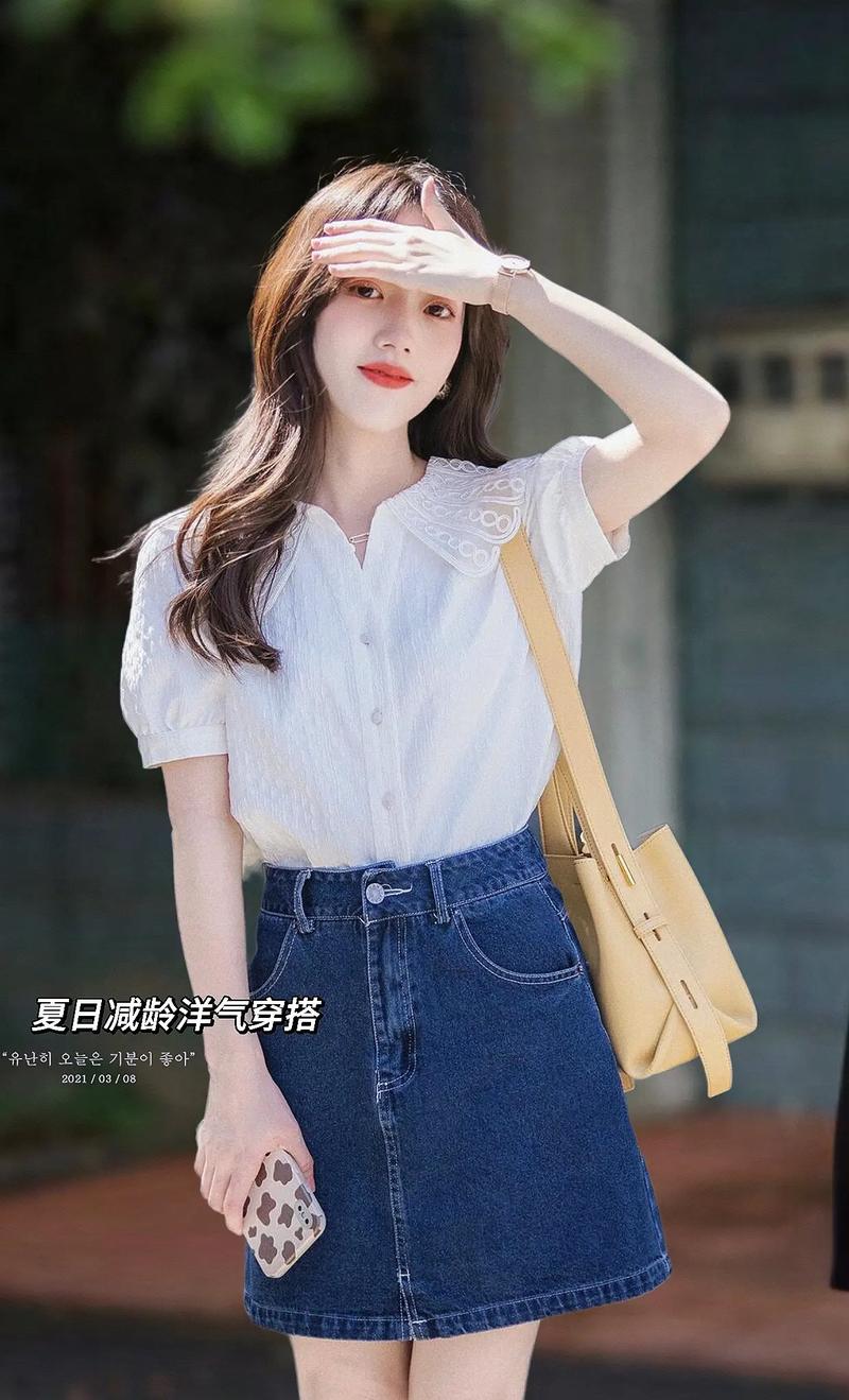 详细阅读:娃娃领设计:时尚穿搭的多元魅力与风格演绎 娃娃领设计:时尚穿搭的多元魅力与风格演绎