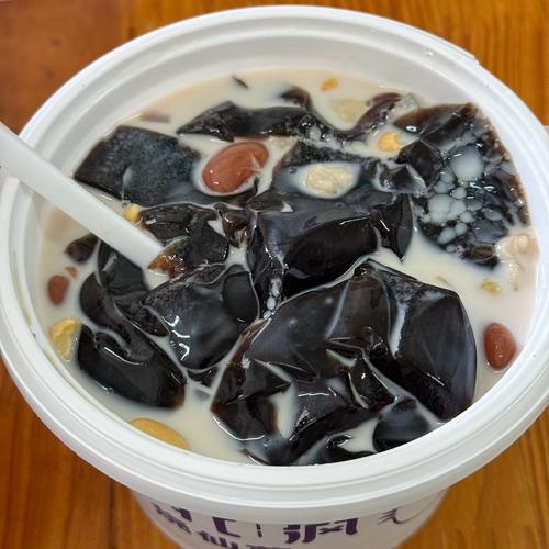 烧仙草：舌尖上的清凉古韵与现代风华
