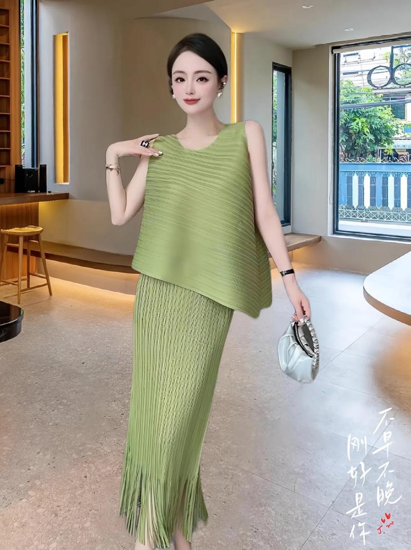 彩色流苏：时尚穿搭新宠，点亮造型无限魅力