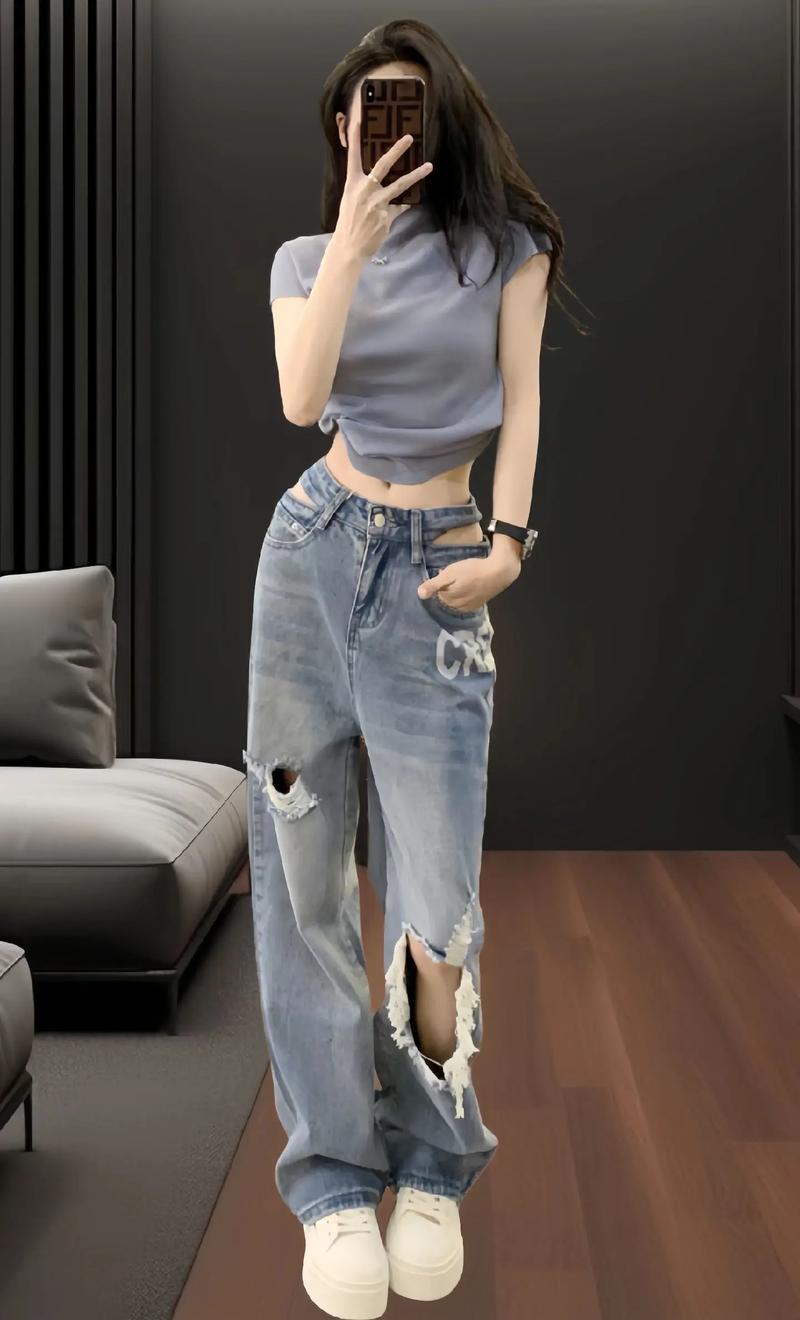 破洞时尚穿搭：个性与潮流的完美碰撞