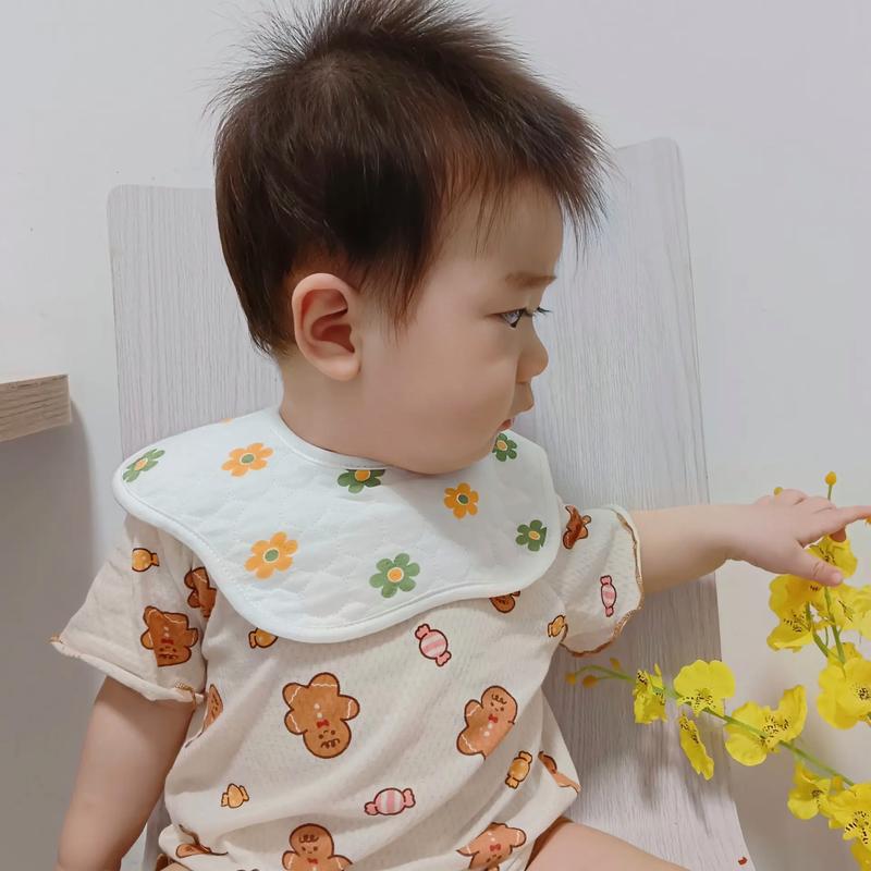 婴儿围嘴：宝宝成长的贴心伴侣