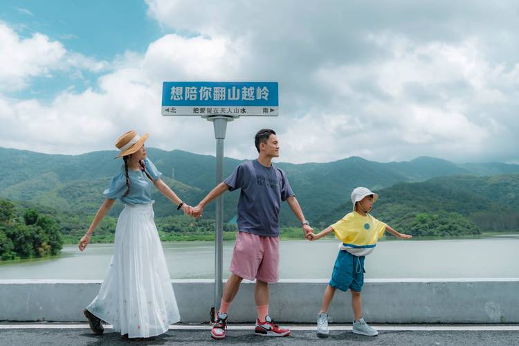 详细阅读:亲子旅游:共享欢乐时光,共筑温馨回忆 亲子旅游:共享欢乐时光,共筑温馨回忆