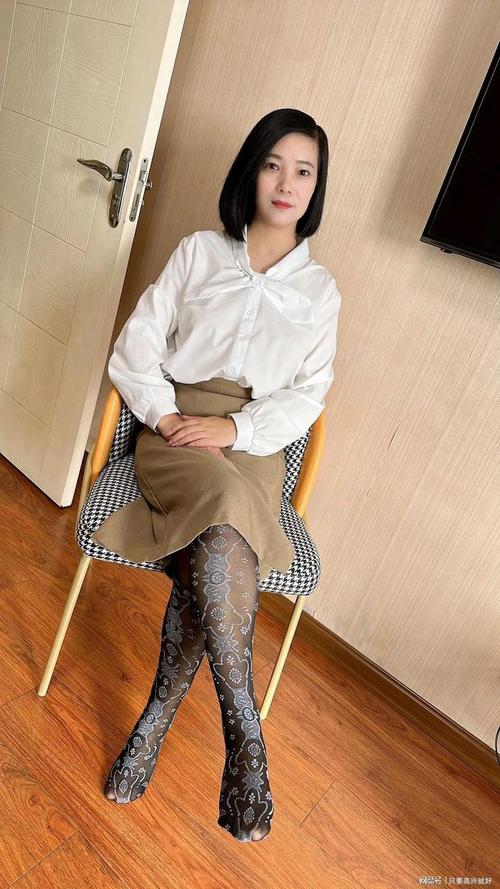 袜子搭配技巧：从细节处绽放时尚魅力