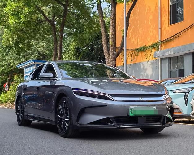 比亚迪汉EV：引领未来的电动驾驶新风尚