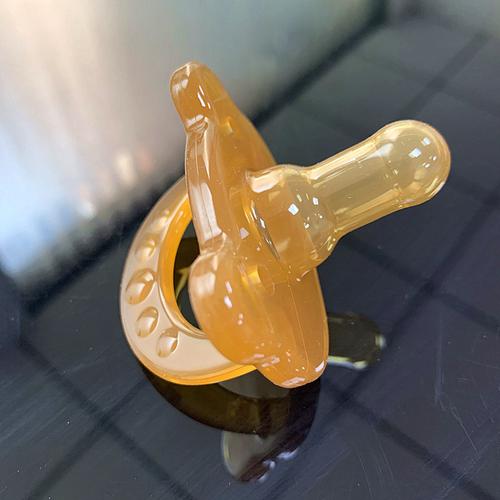 硅胶奶嘴：婴儿喂养的关键伴侣