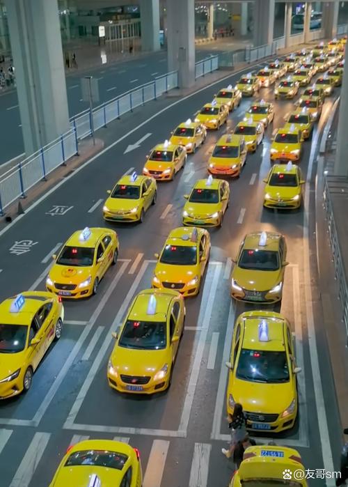 出租车：城市流动的风景线