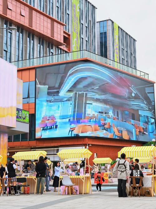 成都奥克斯广场：城市核心的璀璨明珠与多元生活舞台