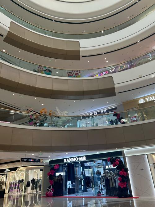 鹏瑞利青羊广场：城市新地标，多元生活汇聚地